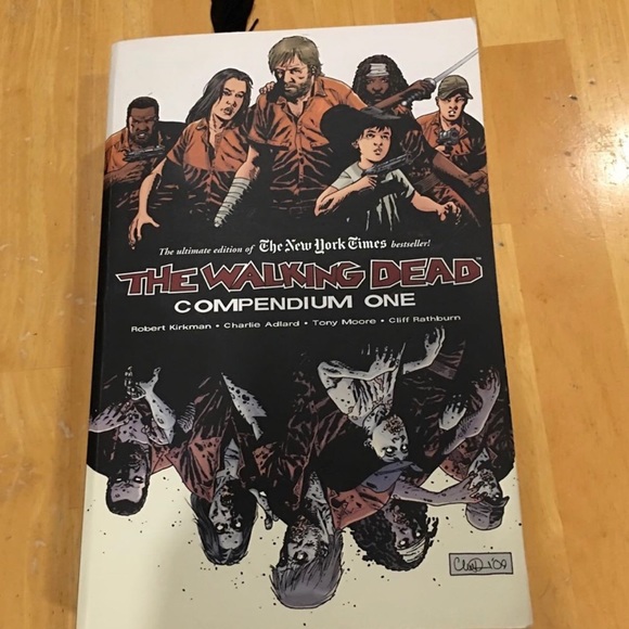 The Walking Dead Compendium One collectable - Picture 1 of 2